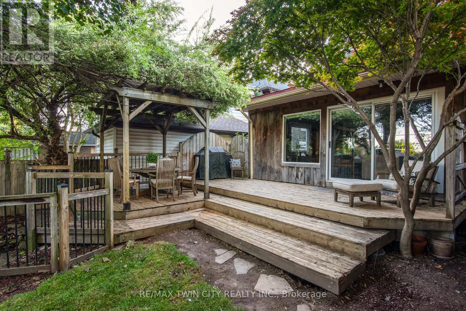 839 Queens Boulevard, Kitchener, Ontario  N2M 1A6 - Photo 4 - X12550326