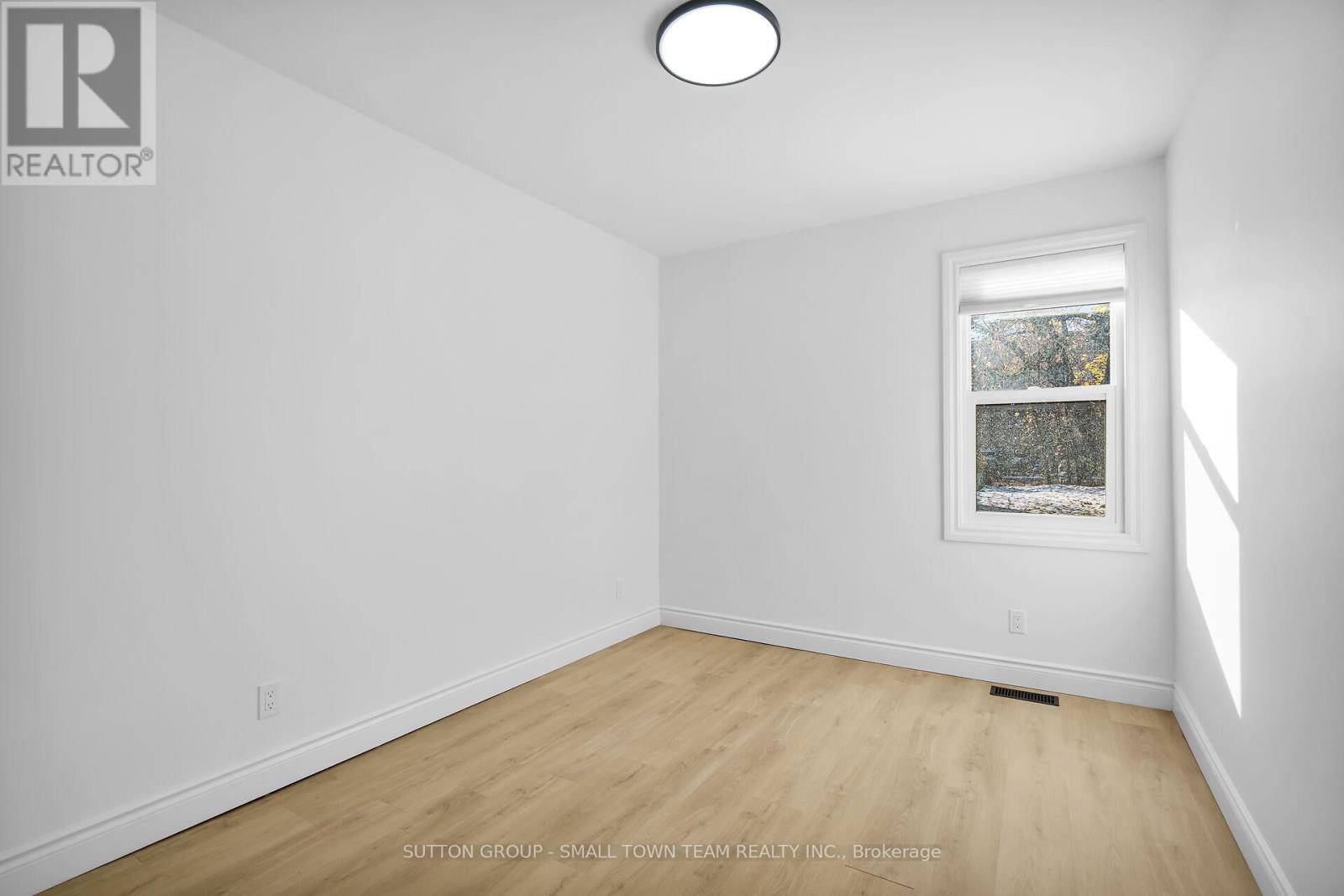 133 Emery Street E, London South, Ontario N6C 2C9 - Photo 19 - X12548028