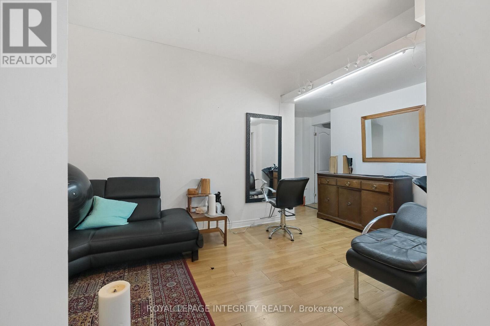 6 - 202 Rochester Street, Ottawa, Ontario K1R 7M6 - Photo 11 - X12372575