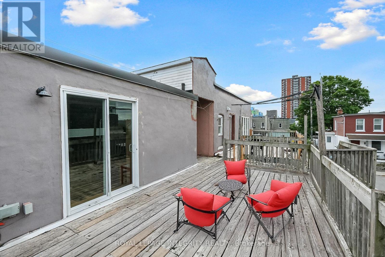 6 - 202 Rochester Street, Ottawa, Ontario K1R 7M6 - Photo 4 - X12372575