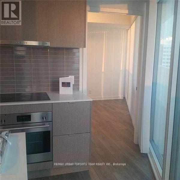 1407 - 100 Harbour Street, Toronto, Ontario  M5J 0B5 - Photo 10 - C12550490