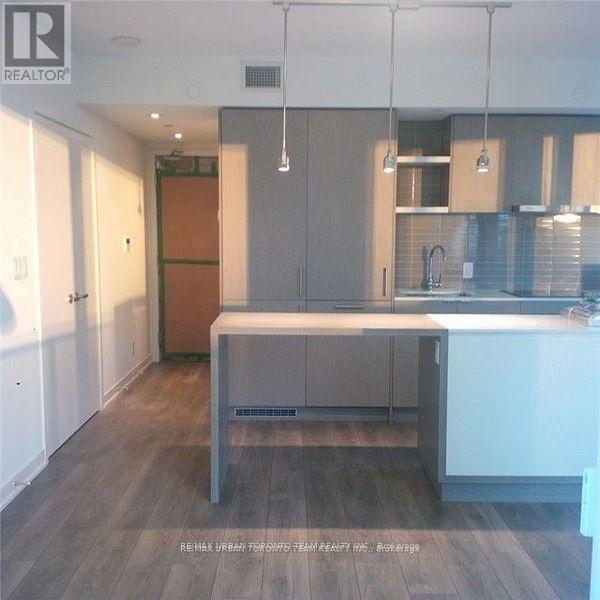 1407 - 100 Harbour Street, Toronto, Ontario  M5J 0B5 - Photo 2 - C12550490