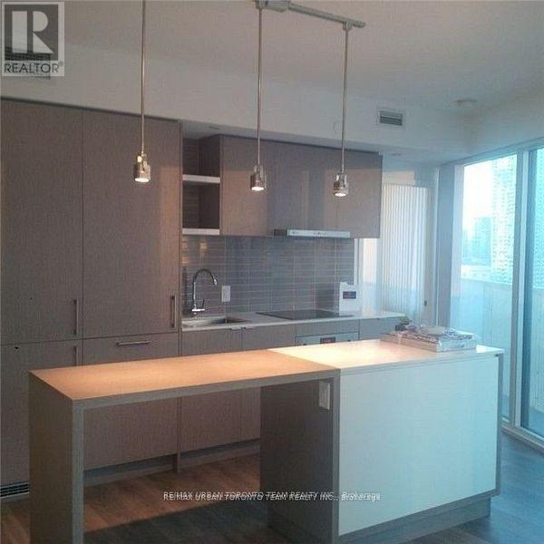 1407 - 100 Harbour Street, Toronto, Ontario  M5J 0B5 - Photo 3 - C12550490