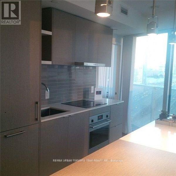 1407 - 100 Harbour Street, Toronto, Ontario  M5J 0B5 - Photo 4 - C12550490