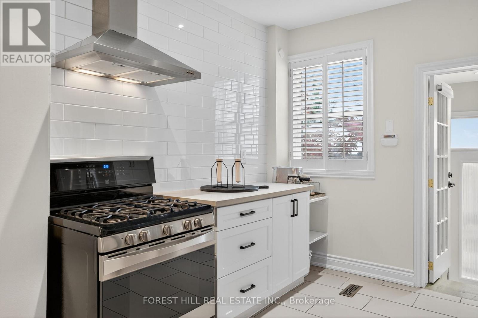 133 Ellsworth Avenue, Toronto, Ontario  M6G 2K5 - Photo 17 - C12550510