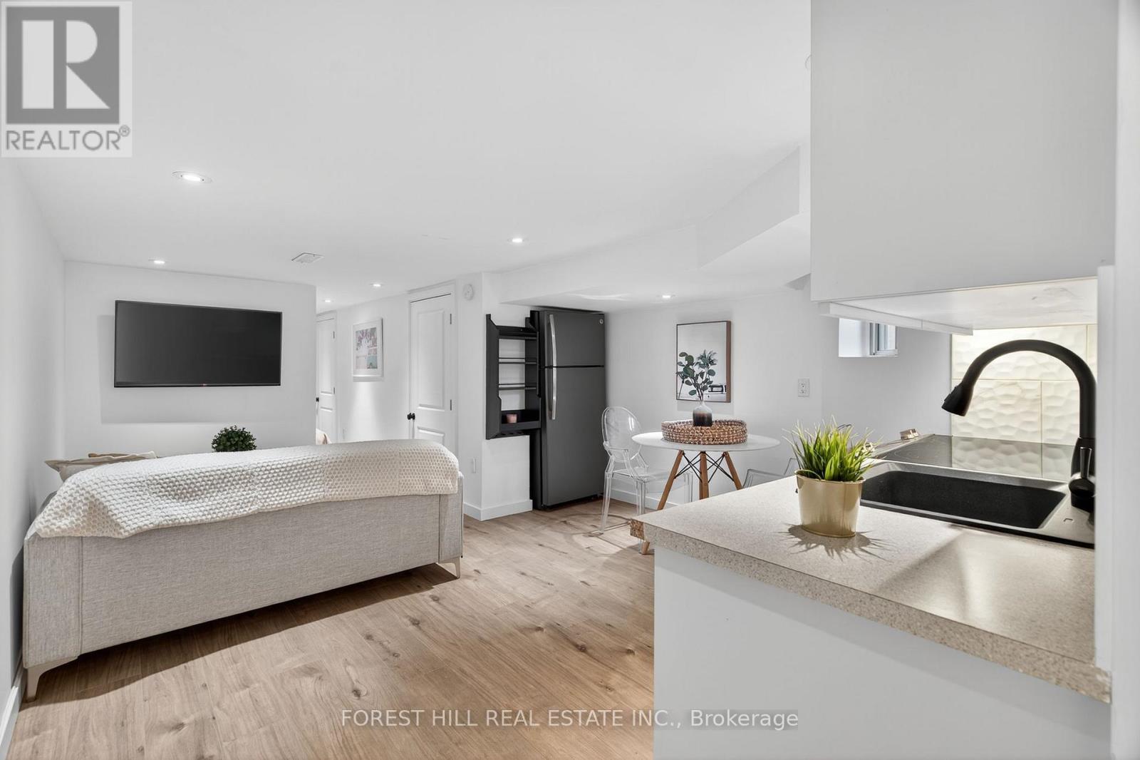 133 Ellsworth Avenue, Toronto, Ontario  M6G 2K5 - Photo 33 - C12550510