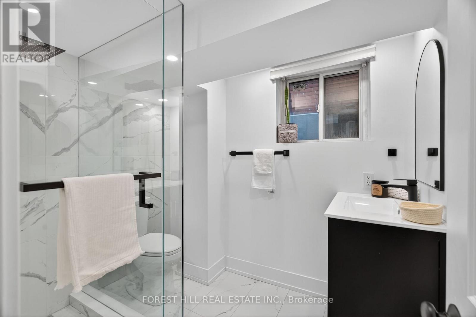 133 Ellsworth Avenue, Toronto, Ontario  M6G 2K5 - Photo 35 - C12550510