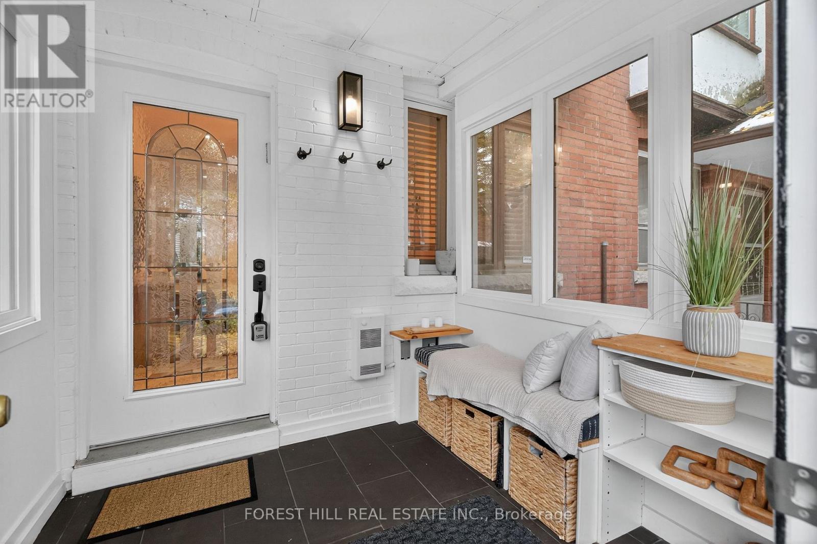 133 Ellsworth Avenue, Toronto, Ontario  M6G 2K5 - Photo 5 - C12550510