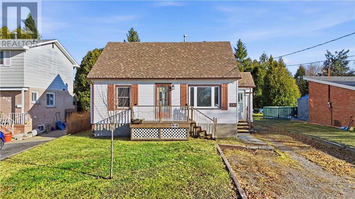 844 Churchill Avenue, Sudbury, Ontario P3A 3Z9 - Photo 1 - 2125668