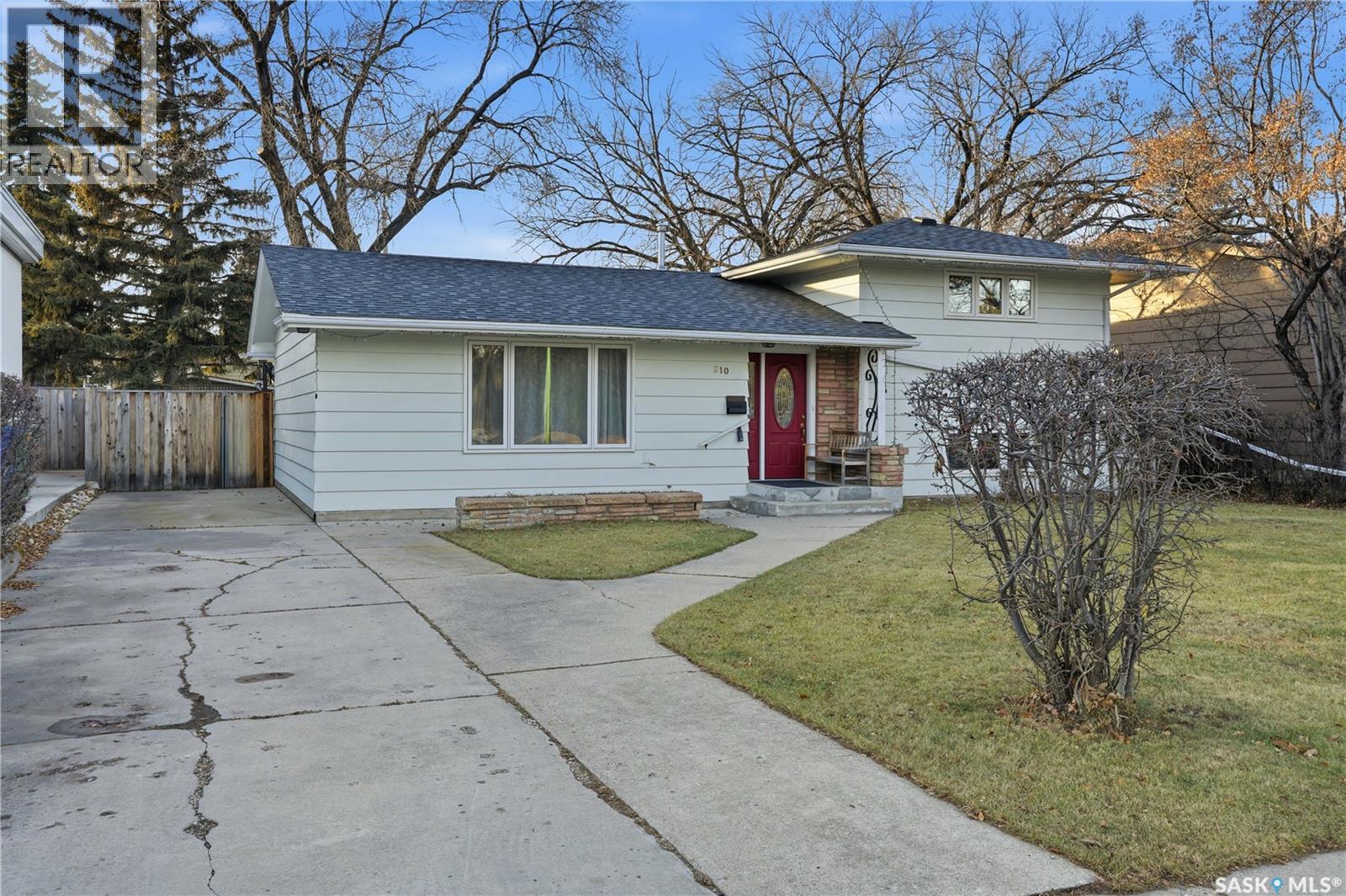 510 Bate Crescent, Saskatoon, Saskatchewan  S7H 3A7 - Photo 2 - SK024155