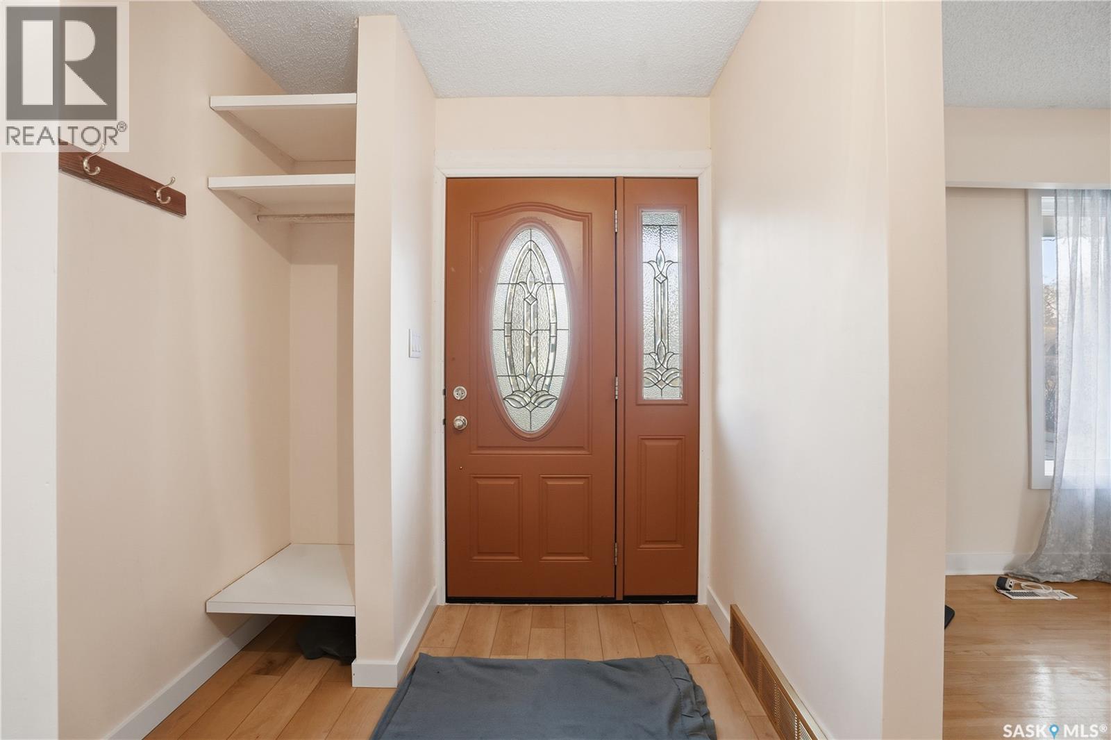 510 Bate Crescent, Saskatoon, Saskatchewan  S7H 3A7 - Photo 3 - SK024155