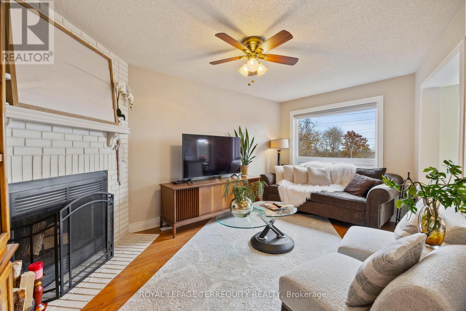 1080 Wildrose Crescent, Pickering, Ontario  L1X 2R3 - Photo 13 - E12550458