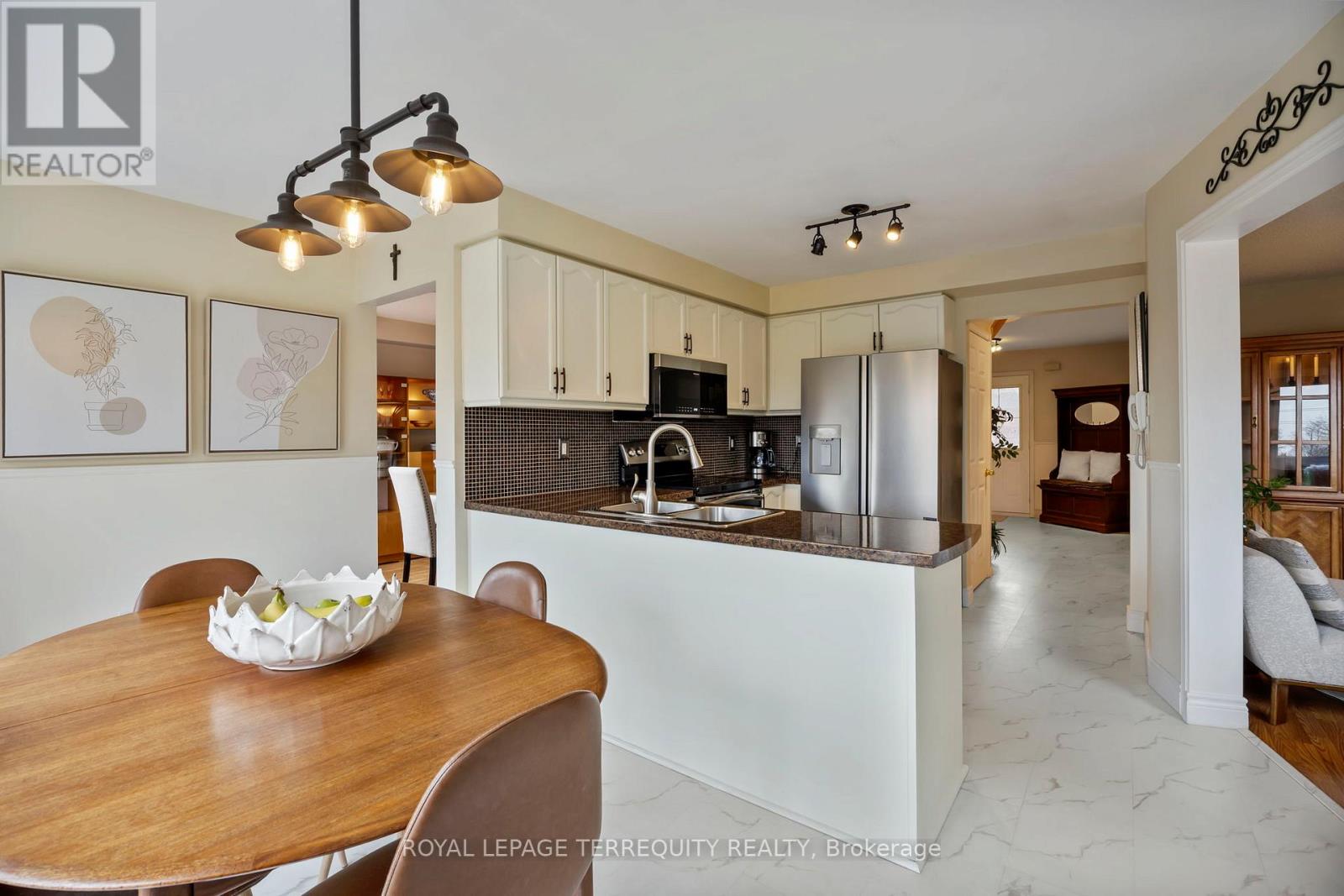 1080 Wildrose Crescent, Pickering, Ontario  L1X 2R3 - Photo 18 - E12550458