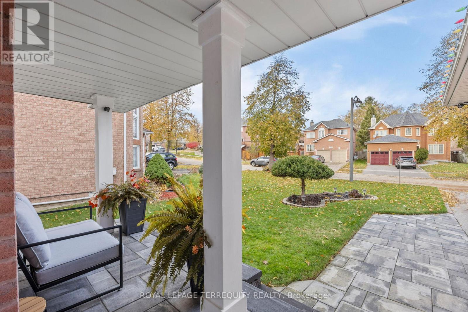 1080 Wildrose Crescent, Pickering, Ontario  L1X 2R3 - Photo 6 - E12550458