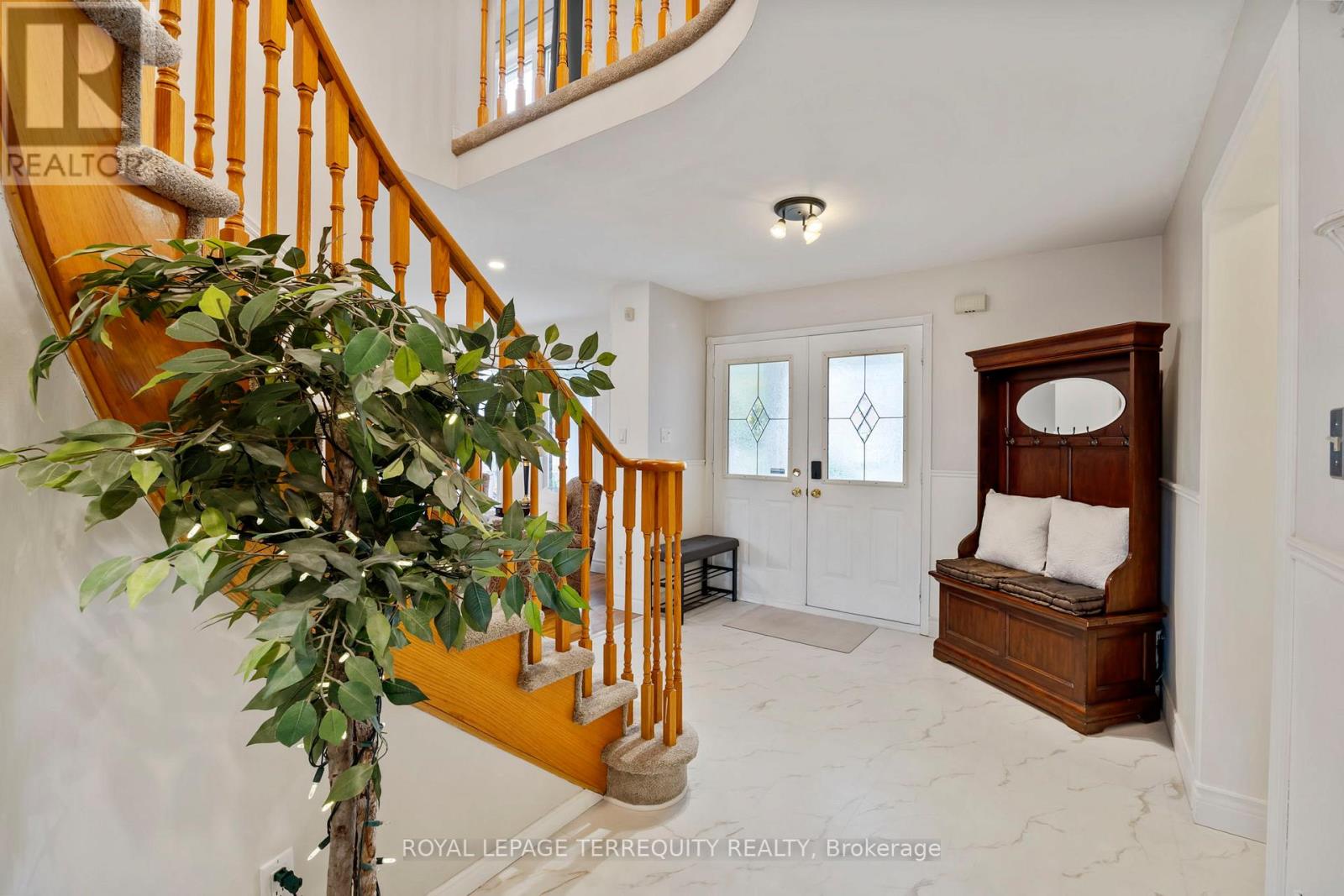 1080 Wildrose Crescent, Pickering, Ontario  L1X 2R3 - Photo 7 - E12550458