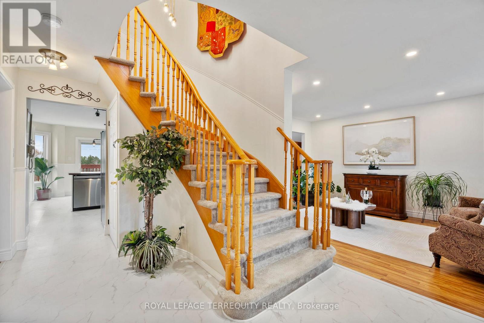 1080 Wildrose Crescent, Pickering, Ontario  L1X 2R3 - Photo 8 - E12550458