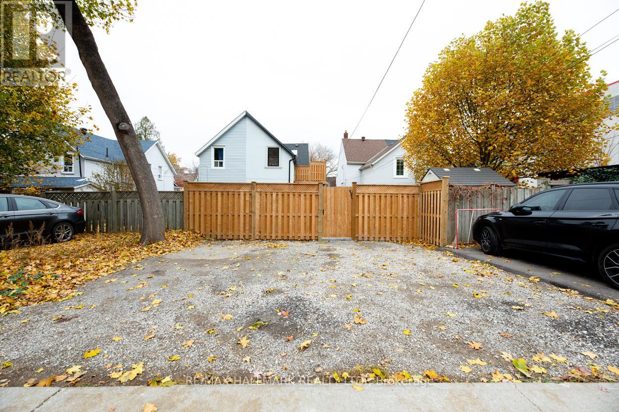 Main Floor - 6 Luttrell Avenue, Toronto, Ontario  M4C 5E3 - Photo 23 - E12550474