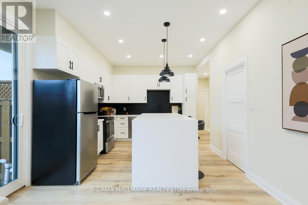 Main Floor - 6 Luttrell Avenue, Toronto, Ontario  M4C 5E3 - Photo 6 - E12550474