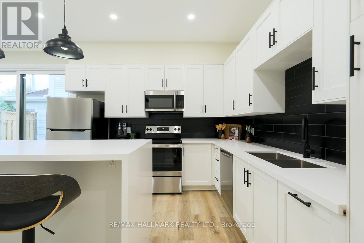 Main Floor - 6 Luttrell Avenue, Toronto, Ontario  M4C 5E3 - Photo 8 - E12550474