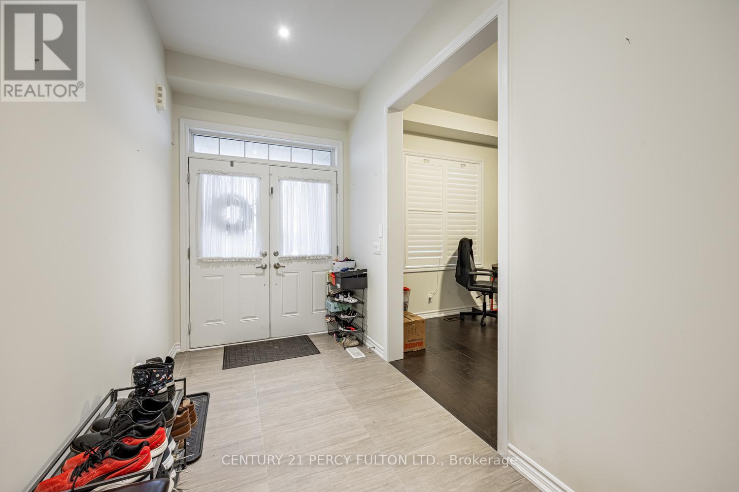 2486 Bridle Road, Oshawa, Ontario  L1H 7K4 - Photo 3 - E12550514