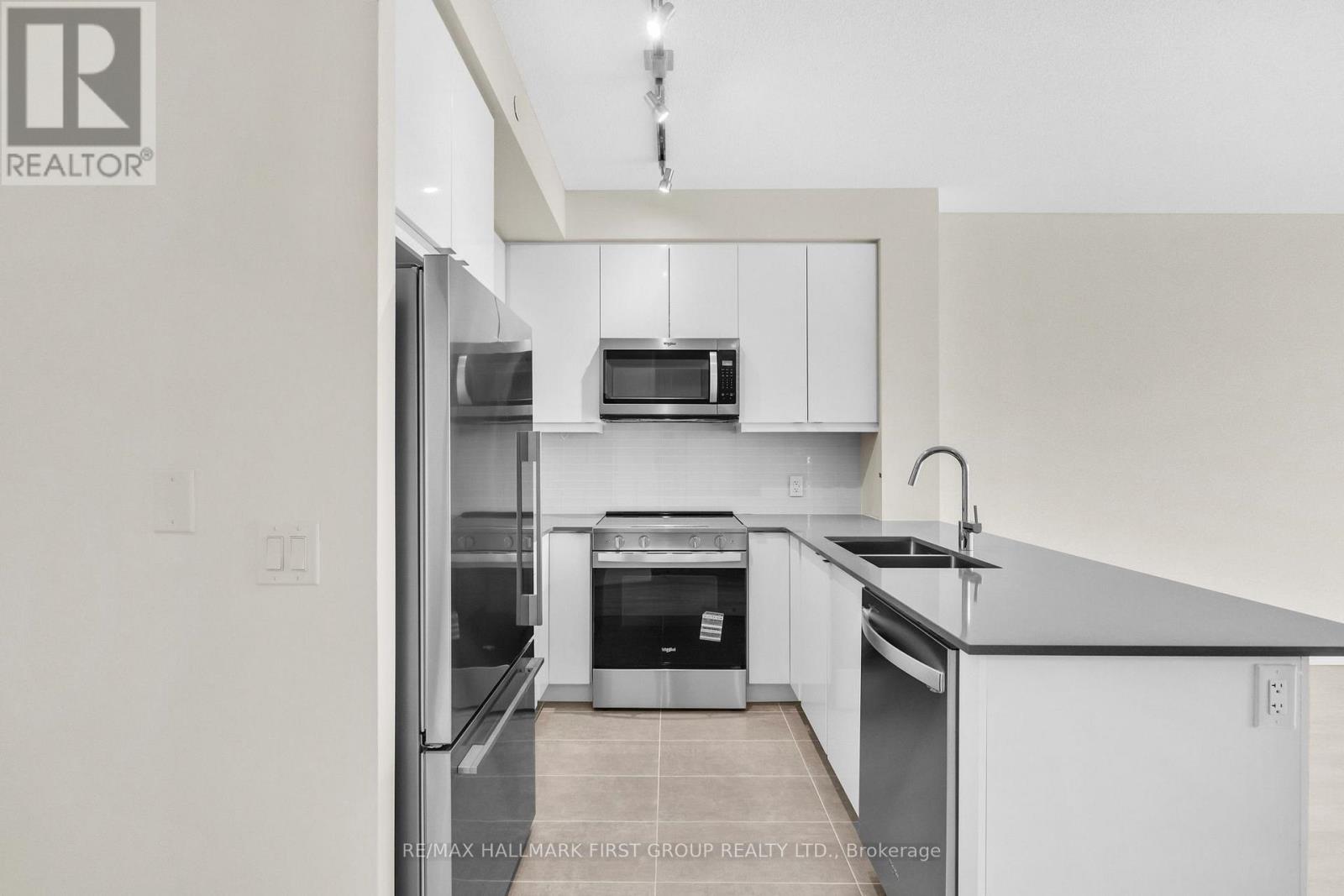 2408 - 3260 Sheppard Avenue, Toronto, Ontario  M1T 3K3 - Photo 10 - E12550516