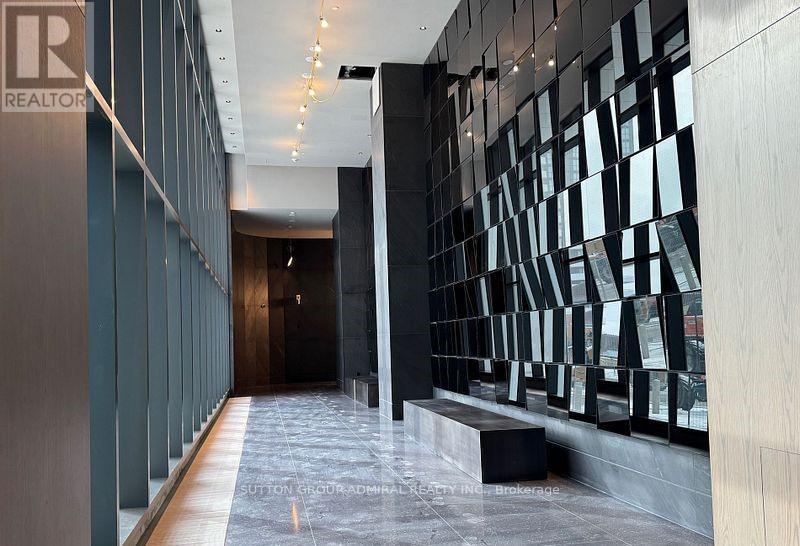 1608 - 8 Interchange Way E, Vaughan, Ontario  L4K 0R2 - Photo 10 - N12550406