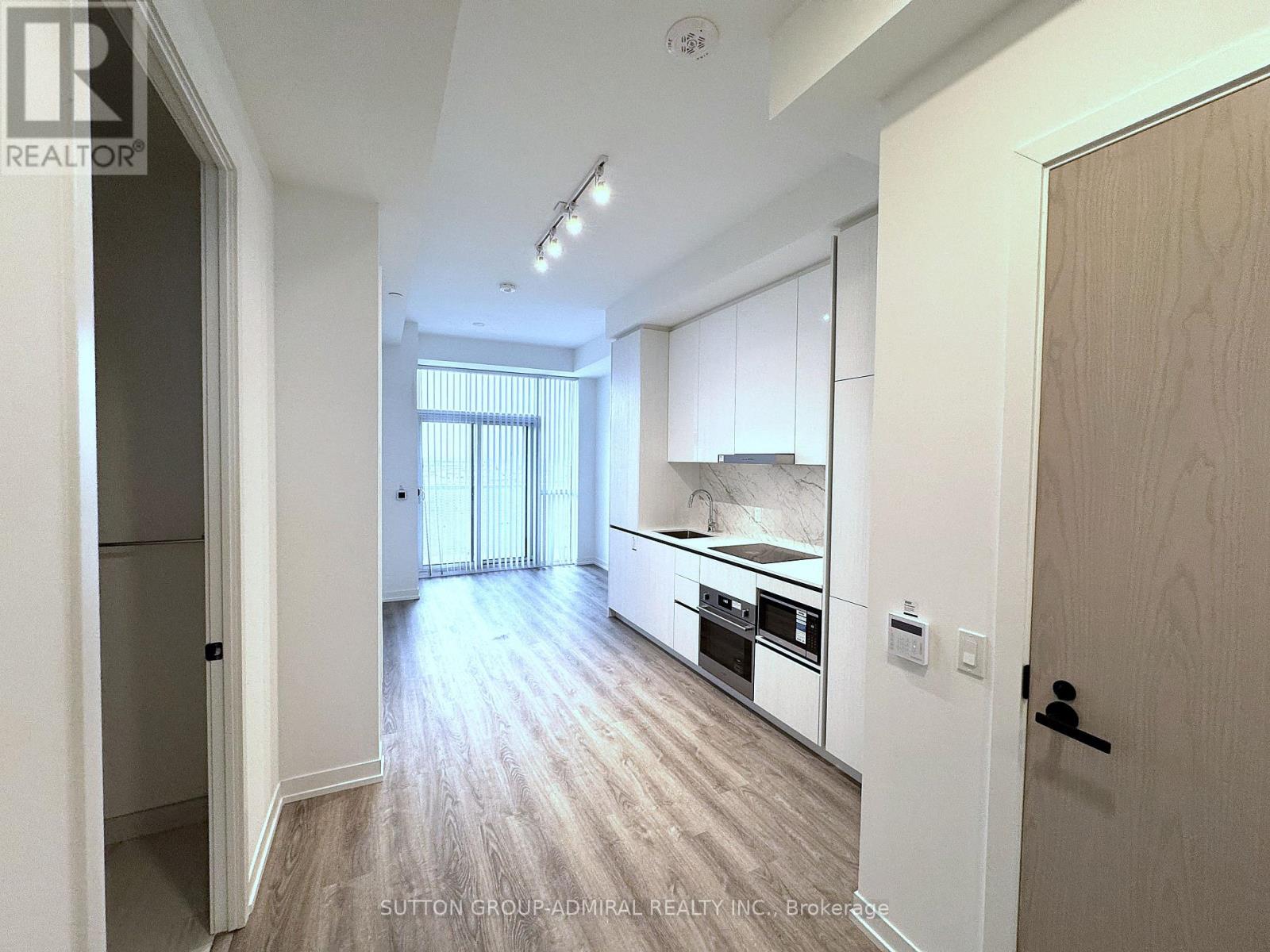 1608 - 8 Interchange Way E, Vaughan, Ontario  L4K 0R2 - Photo 13 - N12550406