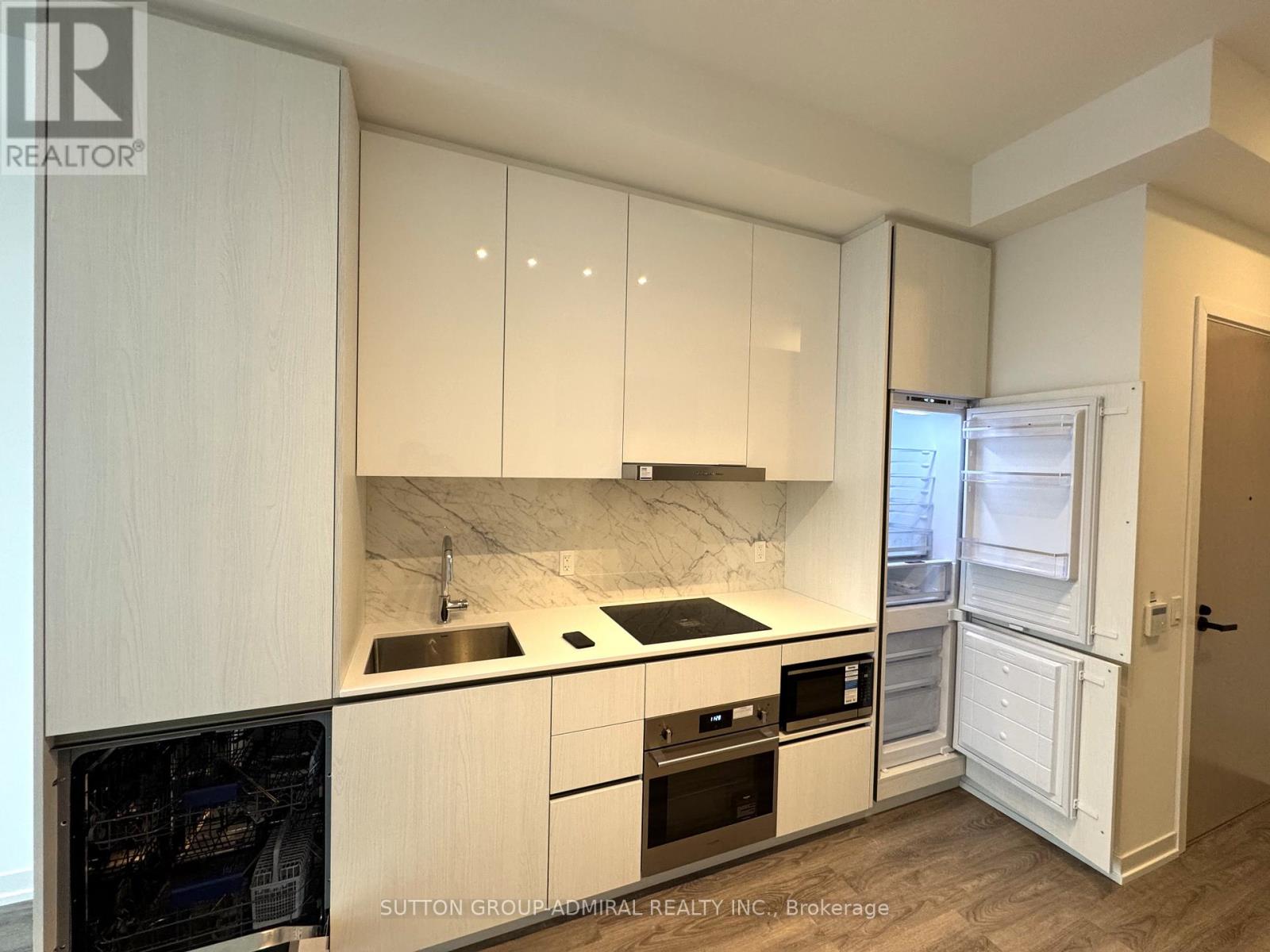 1608 - 8 Interchange Way E, Vaughan, Ontario  L4K 0R2 - Photo 16 - N12550406