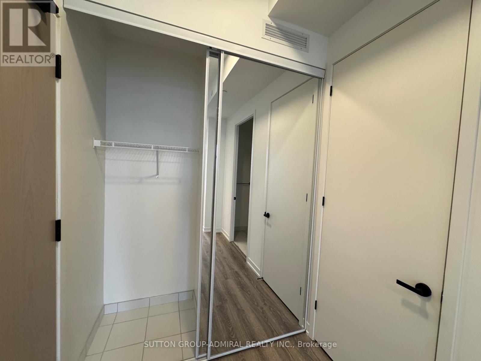 1608 - 8 Interchange Way E, Vaughan, Ontario  L4K 0R2 - Photo 21 - N12550406