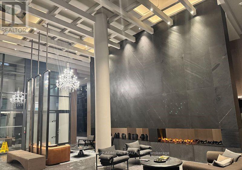 1608 - 8 Interchange Way E, Vaughan, Ontario  L4K 0R2 - Photo 6 - N12550406