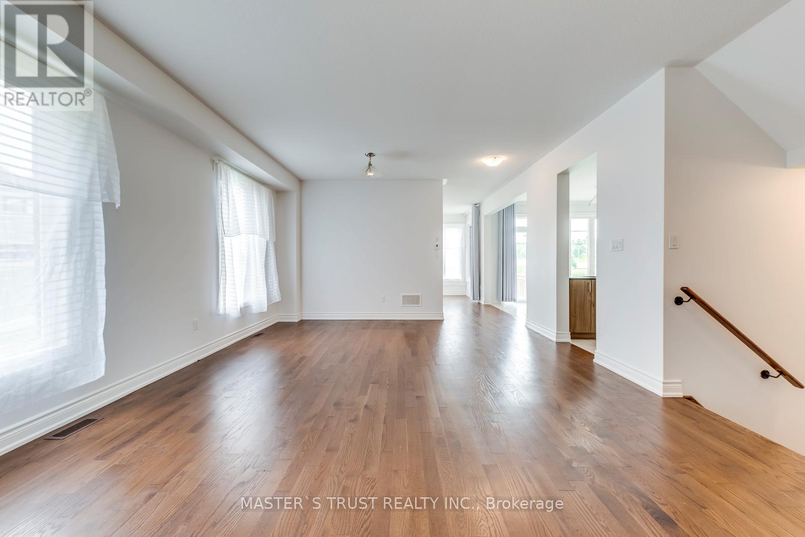 78 Tesla Crescent, East Gwillimbury, Ontario  L9N 0T3 - Photo 3 - N12550414