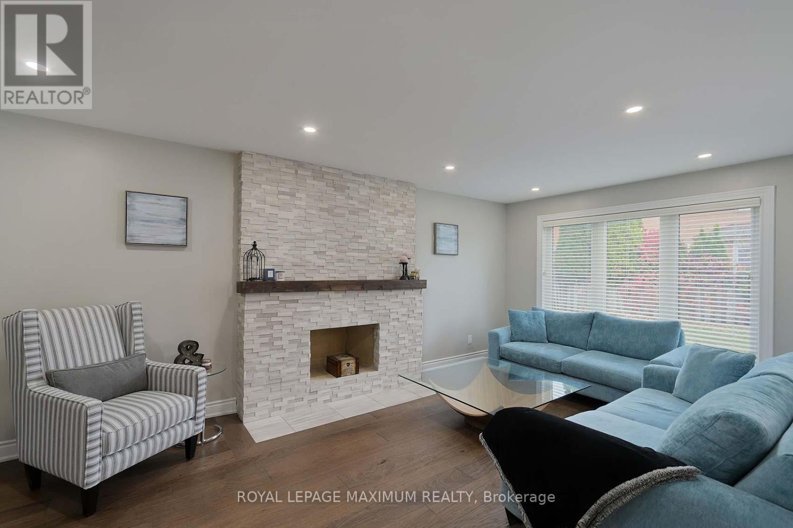 27 Looking Glass Crescent, Vaughan, Ontario  L4L 5M8 - Photo 10 - N12550426