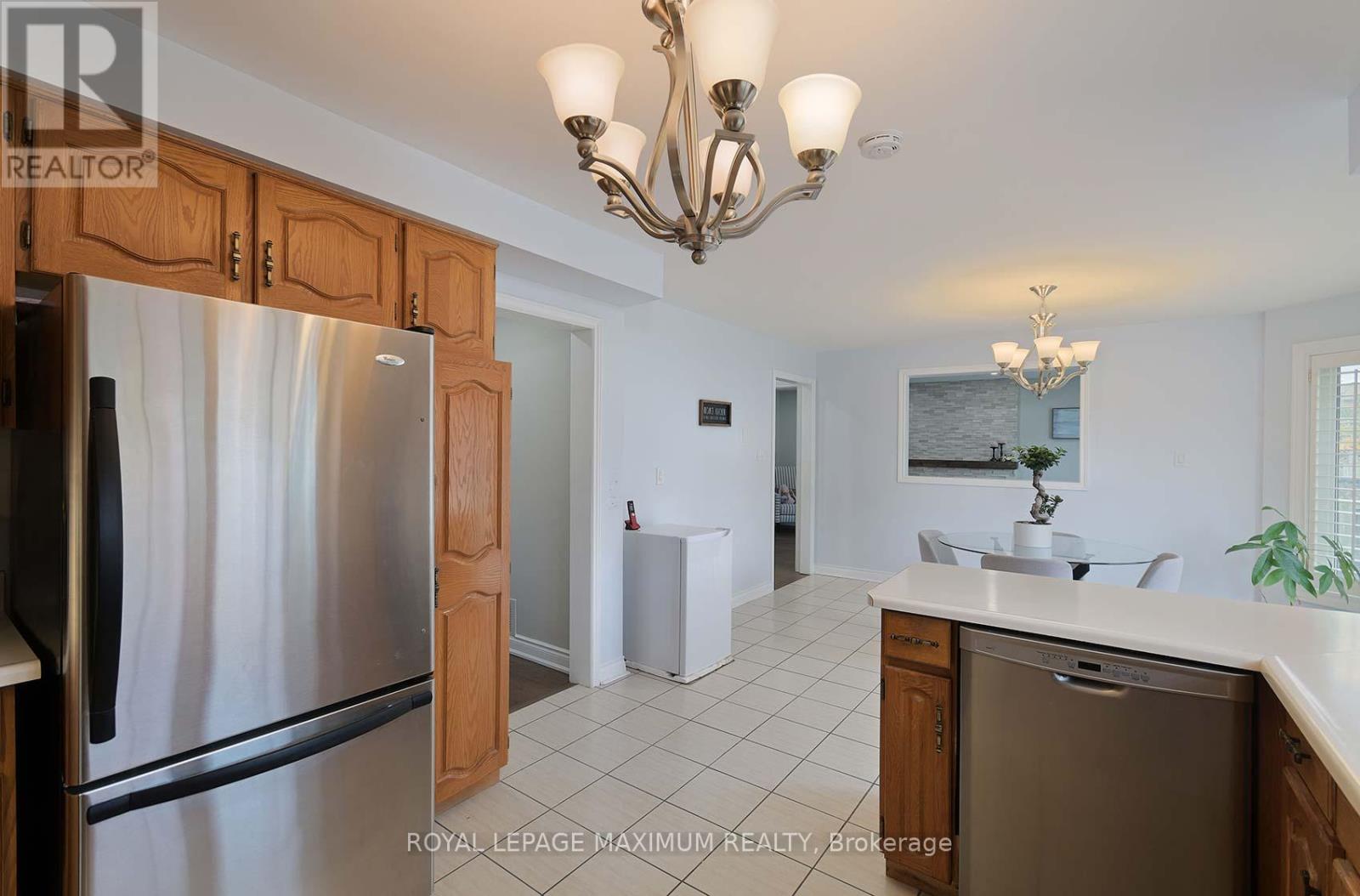 27 Looking Glass Crescent, Vaughan, Ontario  L4L 5M8 - Photo 16 - N12550426