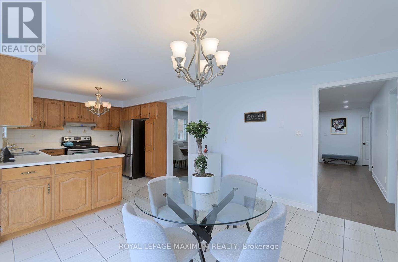 27 Looking Glass Crescent, Vaughan, Ontario  L4L 5M8 - Photo 19 - N12550426