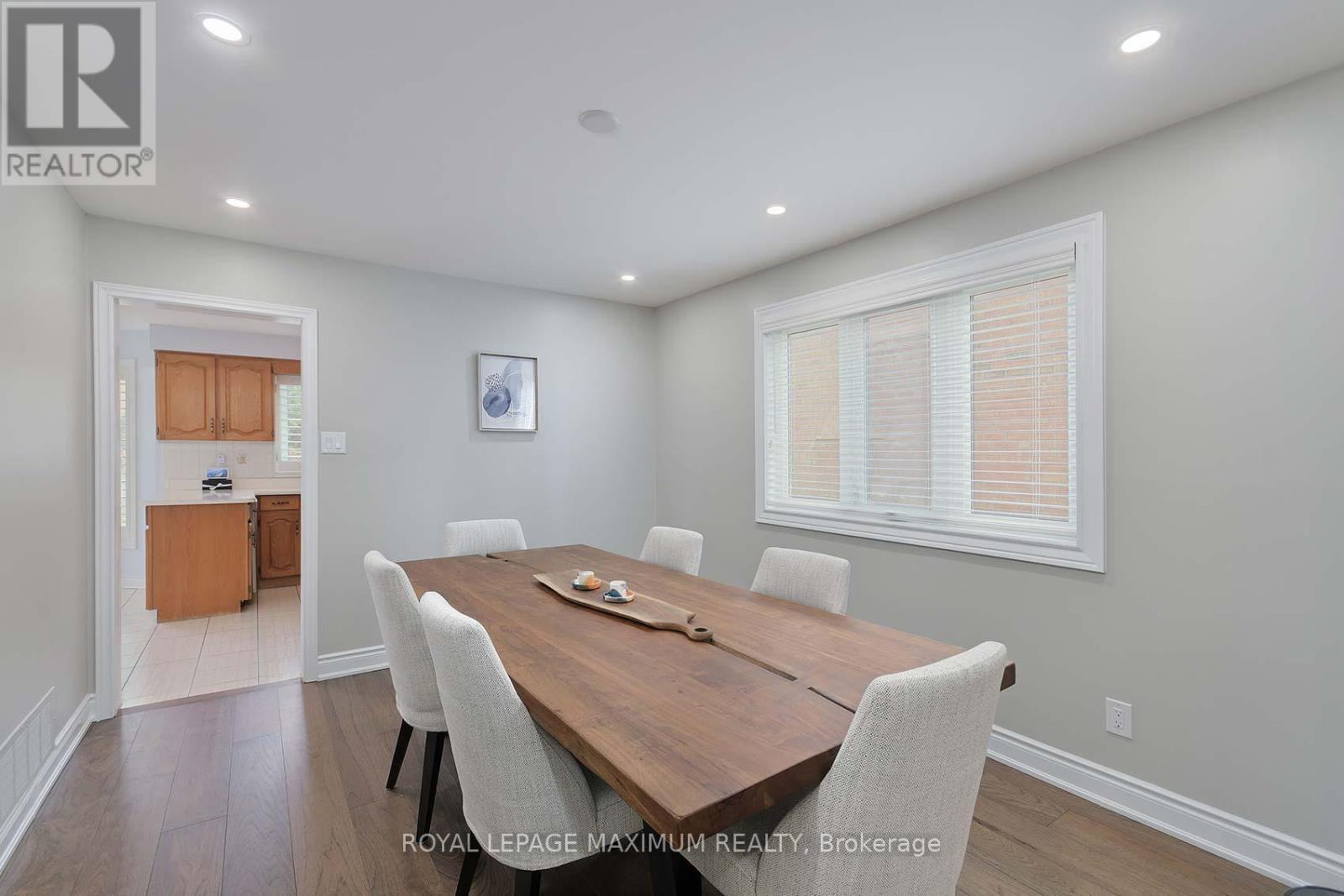 27 Looking Glass Crescent, Vaughan, Ontario  L4L 5M8 - Photo 23 - N12550426