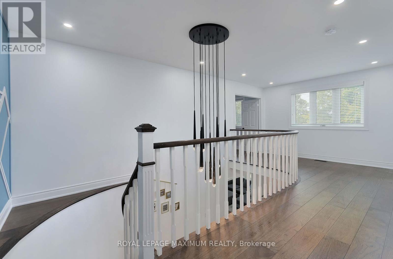 27 Looking Glass Crescent, Vaughan, Ontario  L4L 5M8 - Photo 29 - N12550426