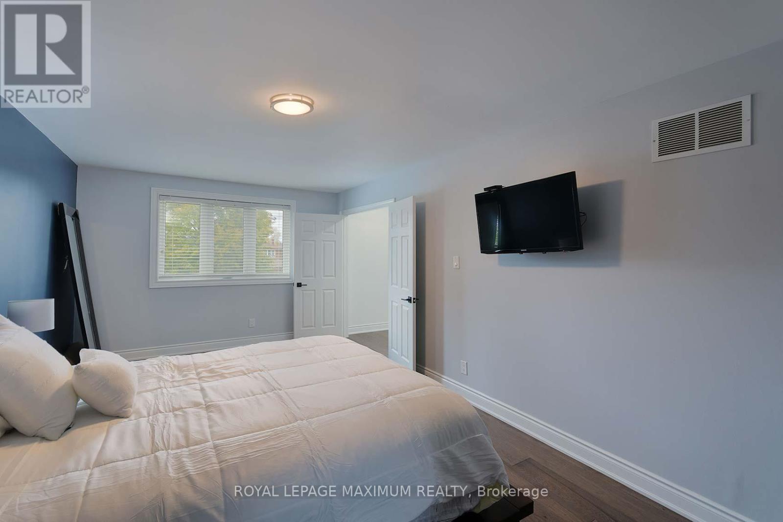 27 Looking Glass Crescent, Vaughan, Ontario  L4L 5M8 - Photo 31 - N12550426