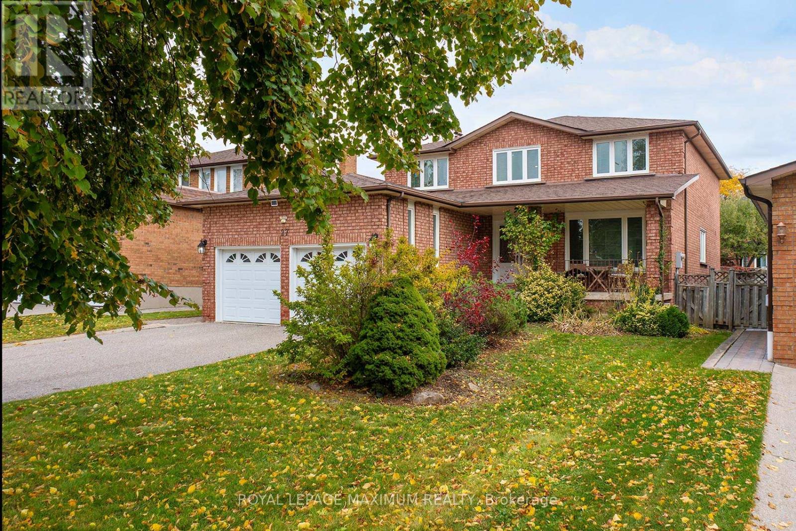 27 Looking Glass Crescent, Vaughan, Ontario  L4L 5M8 - Photo 4 - N12550426