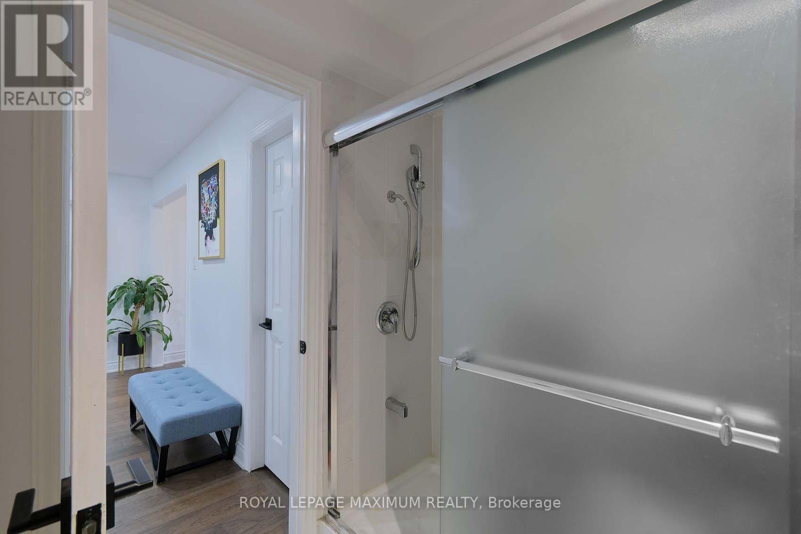 27 Looking Glass Crescent, Vaughan, Ontario  L4L 5M8 - Photo 44 - N12550426