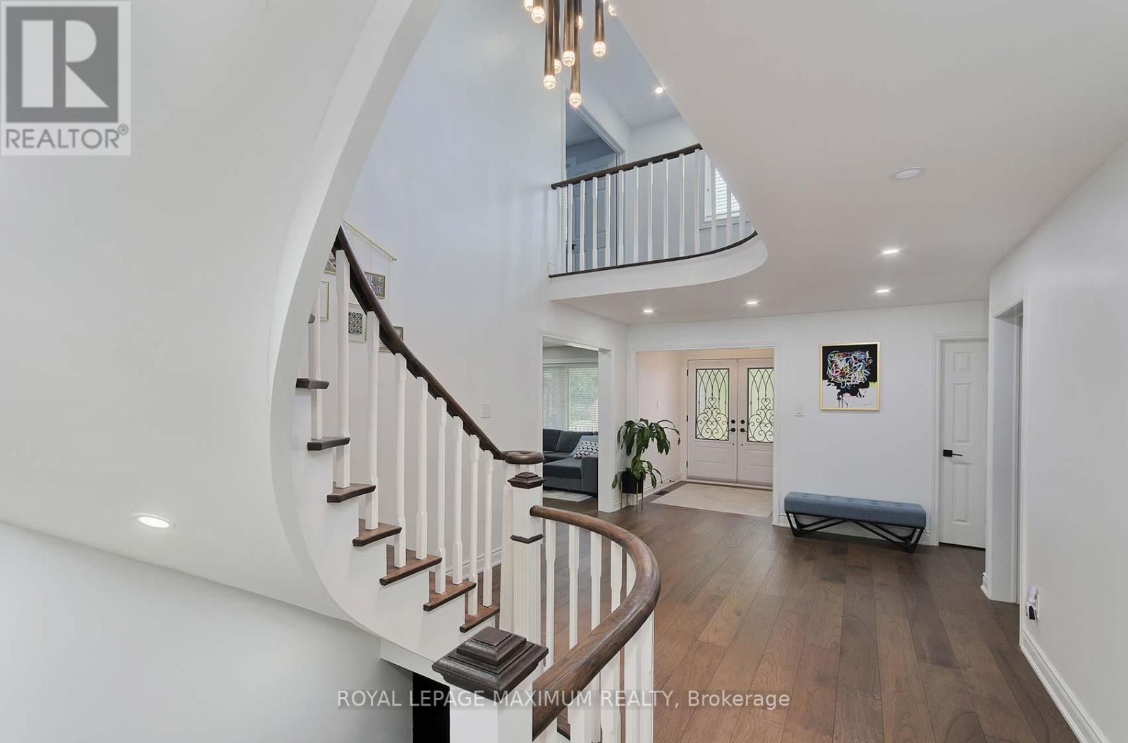 27 Looking Glass Crescent, Vaughan, Ontario  L4L 5M8 - Photo 6 - N12550426