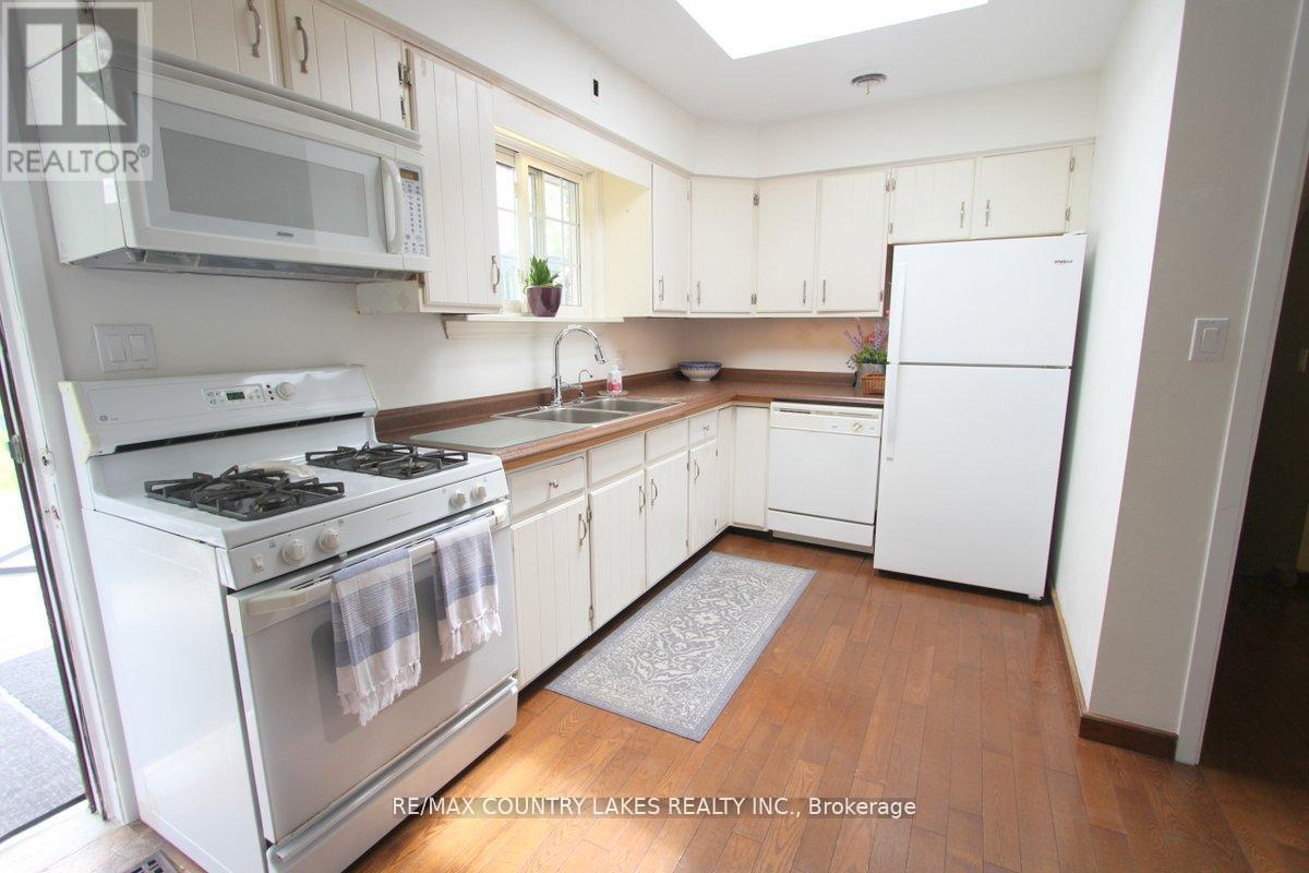 25725 Maple Beach Road, Brock (Beaverton), Ontario  L0K 1A0 - Photo 11 - N12550444