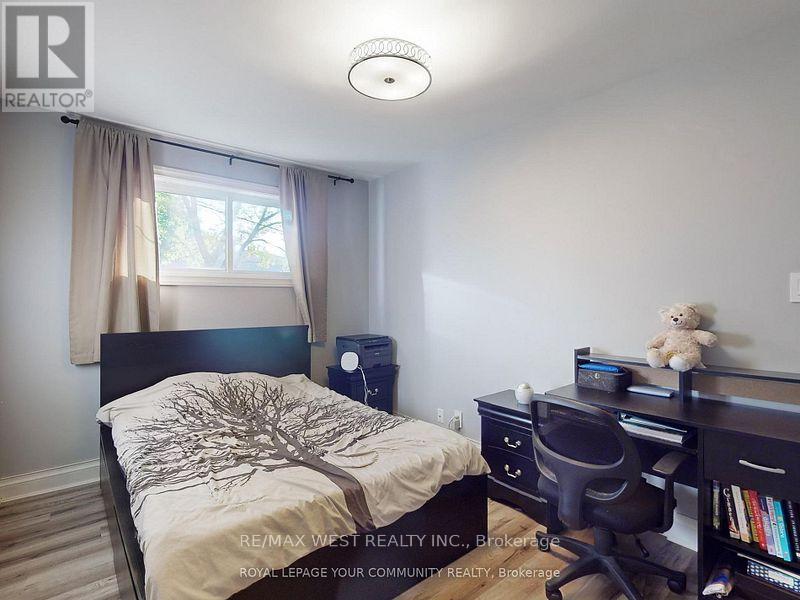 55 Davis Road, Aurora, Ontario  L4G 2B4 - Photo 17 - N12550468