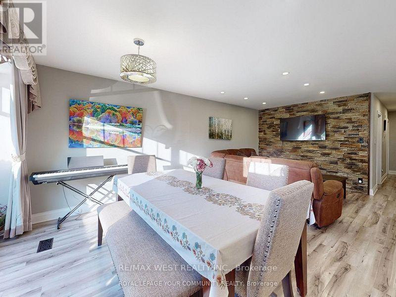 55 Davis Road, Aurora, Ontario  L4G 2B4 - Photo 6 - N12550468