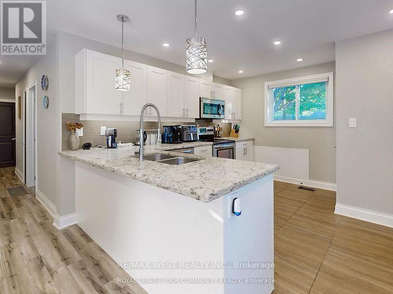 55 Davis Road, Aurora, Ontario  L4G 2B4 - Photo 8 - N12550468