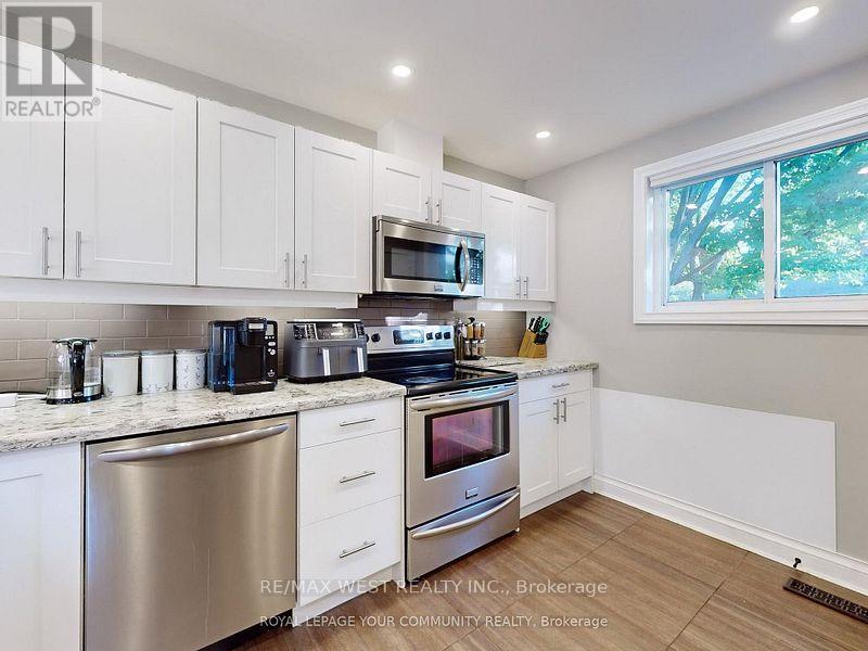 55 Davis Road, Aurora, Ontario  L4G 2B4 - Photo 9 - N12550468