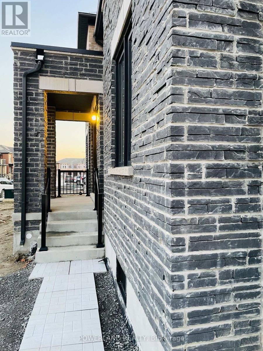 17 Hercules Club Drive, Richmond Hill, Ontario  L4E 1K6 - Photo 4 - N12550472