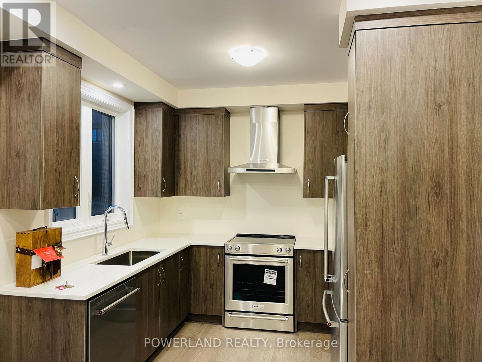 17 Hercules Club Drive, Richmond Hill, Ontario  L4E 1K6 - Photo 5 - N12550472