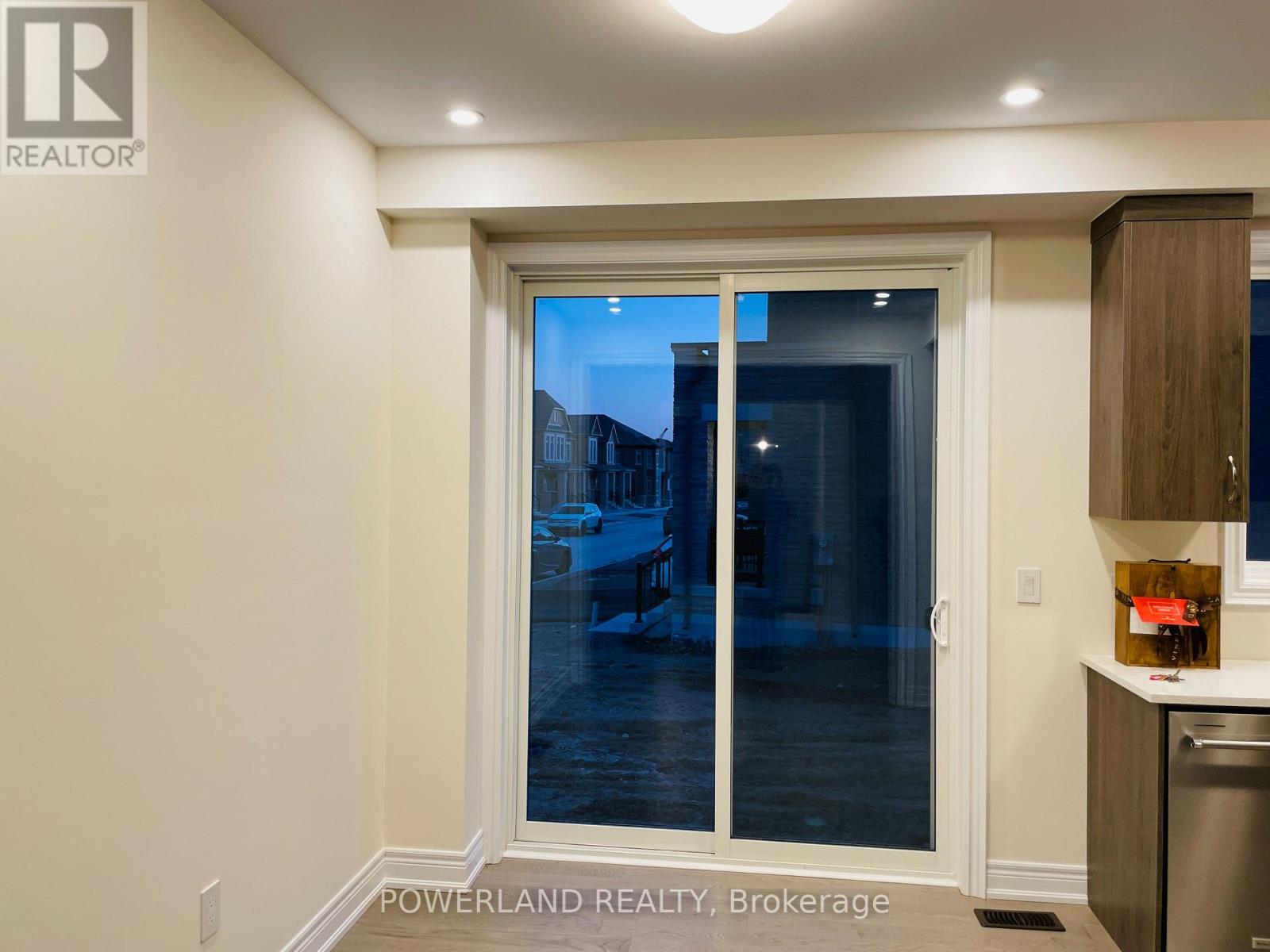 17 Hercules Club Drive, Richmond Hill, Ontario  L4E 1K6 - Photo 6 - N12550472