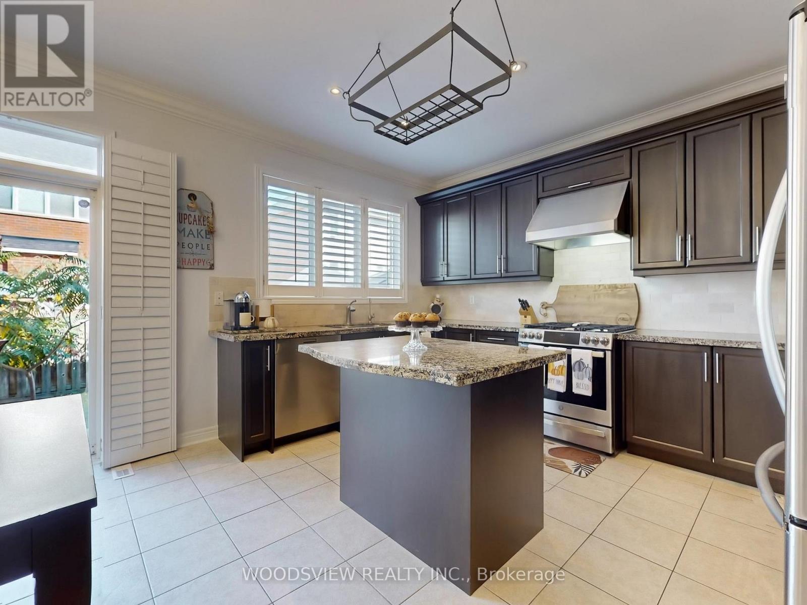 26 Manley Avenue, Whitchurch-Stouffville, Ontario  L4A 0C5 - Photo 11 - N12550512