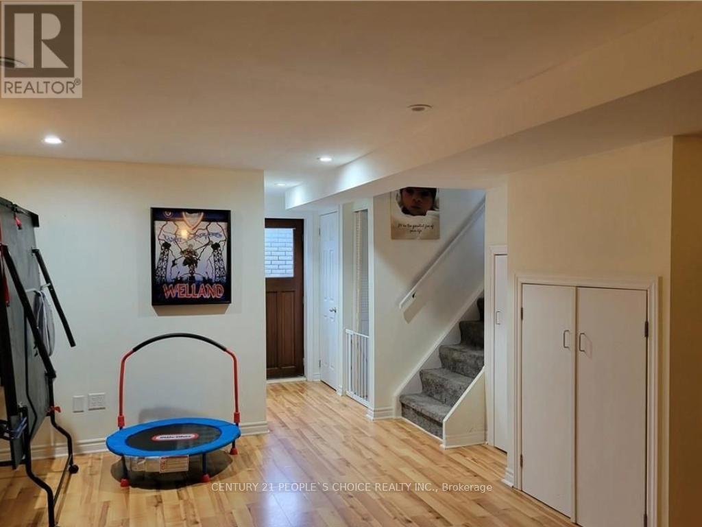 8166 Paddock Trail Drive, Niagara Falls, Ontario  L2H 1X3 - Photo 11 - X12538742